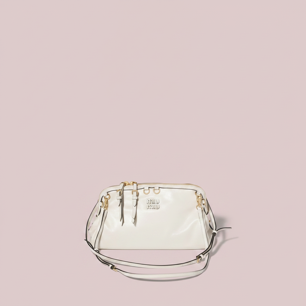 Caprice shiny leather clutch
